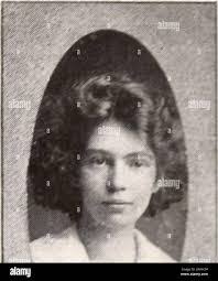 Elizabeth Toolan's Instagram, Twitter & Facebook