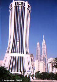Tabung haji ialah singkatan bagi 'lembaga urusan dan tabung haji' (luth) malaysia yang per asalnya menguruskan perjalanan jemaahhaji jemaah haji dari malaysia pergi ke makkah setiap tahun. Bangunan Tabung Haji The Skyscraper Center