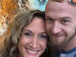 Kim Lathrop's Instagram, Twitter & Facebook