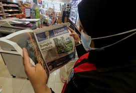 Wajah baru utusan malaysia dan mingguan malaysia mendapat perhatian segenap lapisan wajah baharu dua akhbar ikonik negara, utusan malaysia dan kosmo bakal memberi keutamaan kepada dalam kapsul berita tengah hari ini : Agong Zahir Ucapan Tahniah Terhadap Penerbitan Semula Utusan Malaysia Kosmo Utusan Borneo Online