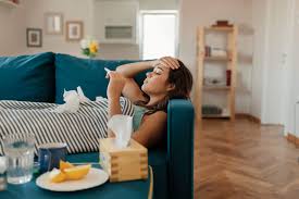 Dans le cas de la grippe, on a une immunité relativement courte, puisque tous les ans, on doit reformuler le vaccin. Grippe 2020 2021 Symptomes Covid 19 Traitement Vaccin