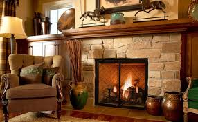 Şömine camı, şöminelerde ateşin ardında kalmasını sağlayan, koruma ve güvenlik amaçlı kullanılan cam bölmedir. Somine Cami Nedir Caglar Somine Caglarsomine Comcaglar Somine A S Somine Barbeku Hazne Ozel Tasarim Somineler