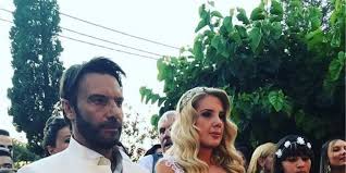 Η εντυπωσιακή νύφη, οι τέσσερις εμφανώς συγκινημένος και πανευτυχής, ο αλκιβιάδης τζώρτζογλου καμάρωνε όπως δήλωσε στο. Soyper Se3i Nyfh Me Diafaneies H Sofia Mariola Pantreythke Ton Strato Tzwrtzogloy Sthn Krhth Eikones Zwh Iefimerida Gr