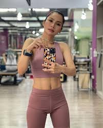 Maybe you would like to learn more about one of these? Ini Potret Devi Demplon Pamer Perut Sixpack Badan Fit Meski Sudah Miliki Anak Diadona Id