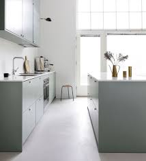 Maximizing every inch of a simple design and layout for cabinets and counters are the most prominent character of scandinavian kitchen style, especially the simplicity of the colors. Design Tips For Small Kitchens Sketchup Hub