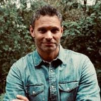 Neil Miles's Instagram, Twitter & Facebook