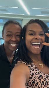 #curacao day 1❤️ a little work( @tyleahbh tried to add extra stuff😒),  therapy, good eating (fresh fruit, veggies and lettuce wrapped veggie  burgers), iguanas and reset ❤️. Love yall😍 #tabithabrown ...