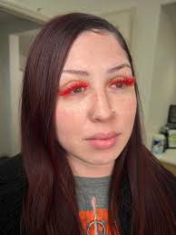 I need my eyelashes done. Anybody know of any good eyelash techs. Let me  know please! 🥰🥰