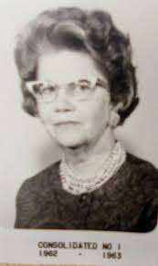 1st Grade at Benjamin Franklin School, Inspiration, Arizona. 1960-1961.  Miss Viola Johnson was the teacher. Linda, you're in here!