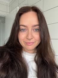 Danielle Hellwig's Instagram, Twitter & Facebook