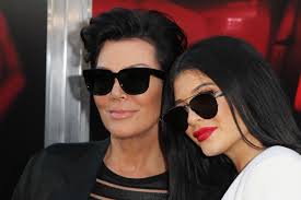 Kylie Jenner With Short Hair Would Look A Whole Lot Like Mom Kris Based On  This Tweet — PHOTO