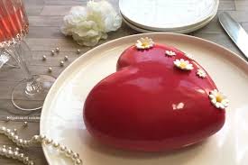 Entremet Fraise Framboise En Forme De Coeur Avec Glacage Miroir Rouge Framboise Saison Des Fraises Madeleine Citron
