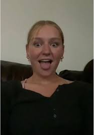 to prove we don’t look as alike as everyone says 😂 @amelia.