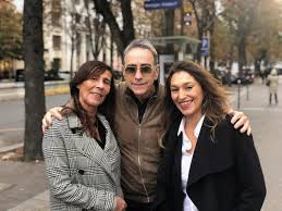 Une femme de l'est gentille et ouverte d'esprit, je cherche à vivre dans l'amour et la joie avec mon partenaire le mariage en russie est devenu un phénomène courant et je me dis pourquoi ne pas devenir une femme russe en france. Pour La Remoise Emmnuelle Weirauch L Aventure A Cause Des Garcons Demarre Vendredi Sur France 3