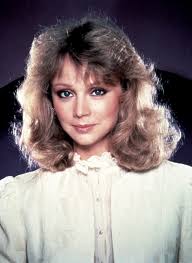 She rose to fame for her performance and role on the nbc sitcom cheers which spanned over a decade. Shelley Long As Diane Chambers On Cheers