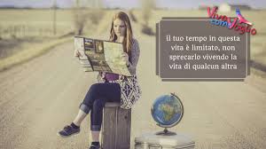 Non lo sai che penso la notte prima di andare a dormire. Di Chi E La Vita Che Stai Vivendo Vivo Come Voglio