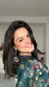 Bindi works magically ✨🌺, ., #transition #reel #explore #trendingreels  #desicore #desilook #reelsinstagram #reelsvideo