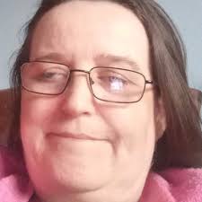 Maya & Hunter: 'When the waiter hands me the bill assuming I'm paying  because I'm "the Man"' 🤣 👏 Video by @mayaandhunter