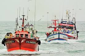 Chalutiers Rentrant Au Port Du Guilvinec Bretagne Chalutier Finistere Sud