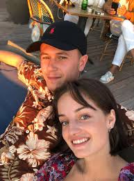 Amsterdam housing here:** https://renthunter.nl/onboarding/?via=facebook 🙂  Rooms, studios, and apartments for all budgets! Be the first to know of new  housing options! :) Avery Liew, Nkuna Smangaliso, Liam Chung, Tom  Geytenbeek, Viet