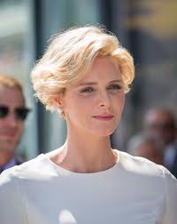 Neue frisuren für kurzes haar von natürlich fallend bis glamourös toupiert! Princess Charlene Of Monaco Attends The New Monaco Yacht Club Opening 2014 In Monte Carlo Monaco Haarschnitt Kurz Frisuren Kurz Blond Haarschnitt