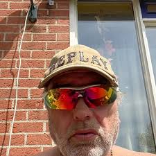 Bon samedi ! Je reste juste à la maison pour l'instant ! Ça fait du bien  d'être paresseux parfois :p samedi paresseux