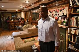 Eric adams and his associate tracey collins have been collectively for a very long time now. Eric Adams Gives A Tour Of His Brooklyn Apartment To End Rumors He Secretly Lives In New Jersey Daily Mail Online