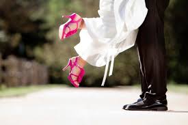 Dal tacco alle ballerine, dalle forme comode fino ai modelli più originali. Scarpe Da Sposa Colorate L Accessorio Che Fa La Differenza Letteraf