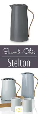 Skandinavische Schonheit Naturtone Und Eine Schwungvolle Linienfuhrung Verleihen Der Isolierkanne Emma Von Stelton Nordisc Skandinavisches Design Wohnen Kuche