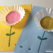 To make a coffee filter. Easy Coffee Filter Flower Craft Look We Re Learning