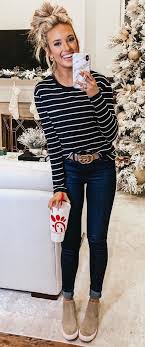 Black And White Striped Shirt Outfit Women S Black And White Striped Long Sleeved Shirt Fashion Casual Outfits Bun Outfit