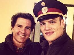 Featuring tom cruise's biography, filmography, links to tom cruise is a global cultural icon who has made an immeasurable impact on cinema by creating some. Fotostrecke Robert Maaser Sexy Selfies Des Alles Was Zahlt Stars News De