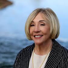 Real Men Do Cry: A Quarterback's Inspiring Story of Tackling Depression and  Surviving Suicide Loss: Hipple, Eric, Horsley, Gloria, Horsley, Heidi:  9780981621920: Amazon.com: Books