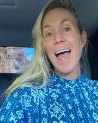 Victoria Weller's Instagram, Twitter & Facebook