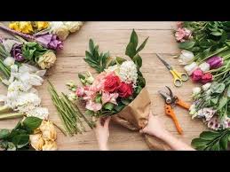 Beautiful Funeral Arrangements Etiquette Faq For Choosing Flowers For A Funeral Flower Delivery Discount Flowers Online Flower Delivery