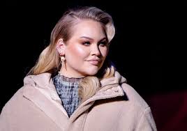 Nikkie de jager, better known by her youtube channel name #nikkietutorials. Om Nikkie De Jager Vastgebonden En Geslagen Bij Gewapende Overval Nrc