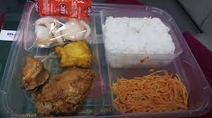 Jumlah kereta api yang beroperasi dalam penyusunan grafik perjalanan kereta diperlukan data jumlah keseluruhan kereta api dari bebagai jenis yang beroprasi di wilayah tersebut. Buka Puasa Gratis Kereta Api Menu Makan Kereta Api Youtube