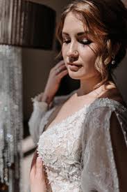 White Plunging V-neck Wedding Dress, Long Train Gown With Sleeves Bespoke  Bridal Dress Sparkle Alternative Bride Dress Lace Wedding Gown
