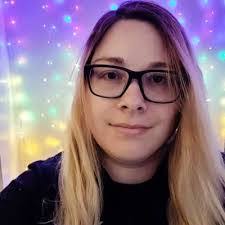 Alex Minnick's Instagram, Twitter & Facebook