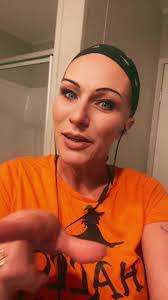 Tabitha Street's Instagram, Twitter & Facebook