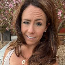 You definitely are my hero and represent the lifestyle I have always  dreamed." This is a DM I received from someone 👆 First of all, please  don't put me