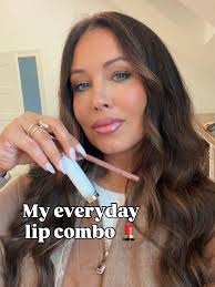 Here's to 39 years of living! 🎂 This year I wasn't really into my birthday  for some reason. My baby girl surprised me with the most beautiful homemade  delicious cake & booked