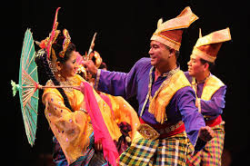 Ia menyatakan, semakin meningkat pengakuan warisan budaya asli yang ada di provinsi kaltara tentu banyak memberikan dampak. Kami Senaraikan 4 Sebab Budaya Rakyat Malaysia Berubah