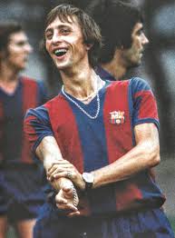 Birçok futbolsevere göre o, futbolun en önemli ismiydi. Mothersoccer On Twitter Johan Cruyff 1976 Fcbarcelona Johan Cruyff