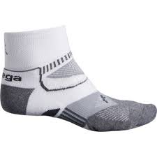 Balega Grey Midweight Enduro Running Socks Quarter Crew For Women In White Grey Heather Running Socks Socks Midweight