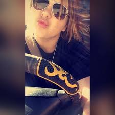 Molly Brooke (@Mollybrookee)