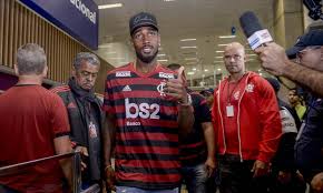 Born in belford roxo, rio de janeiro, gerson finished his formation with fluminense. Gerson Deixou A Base Do Flamengo Por Falta De Dinheiro Agora Volta Como 2Âº Mais Caro