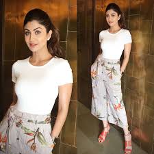 Jun 08, 2021 · shilpa shetty and raj kundra's love story is nothing less than a fairy tale. 458 Likes 14 Comments Shilpa Shetty Kundra Theshilpashetty On Instagram Unveiled The Quot Chakrasana Quot Yoga S Fashion Chic Outfits Evening Outfits