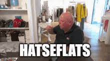 Peter gillis heeft niet alleen een dikke portemonnee, ook zijn buik bevat vele kilo's extra. Foxwild Peter Gillis Gif Foxwild Petergillis Familiegillis Discover Share Gifs