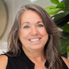 Darlene Kemp's Instagram, Twitter & Facebook